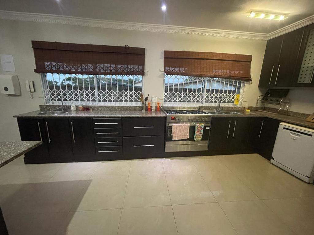 Illovo Beach House Amanzimtoti Exteriör bild