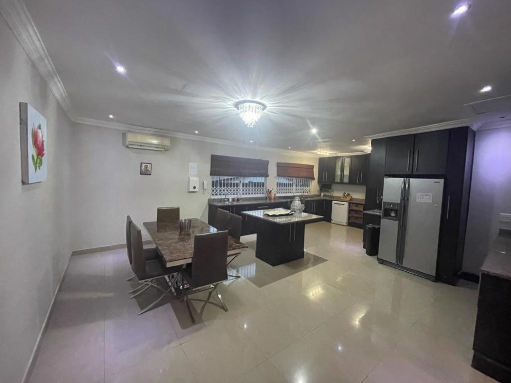 Illovo Beach House Amanzimtoti Exteriör bild